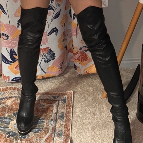 Well Worn Leather Thigh High Heels - Picture 2 of 2